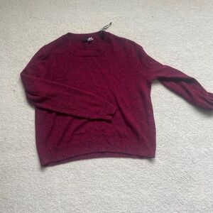 H&M (divided brand) cropped lightweight sweater, size M